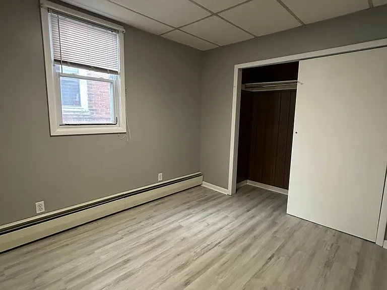 533 W Broadway — Photo 21