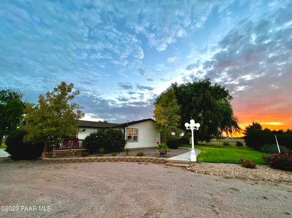 555 W Awesome View Ln, Paulden, AZ 86334