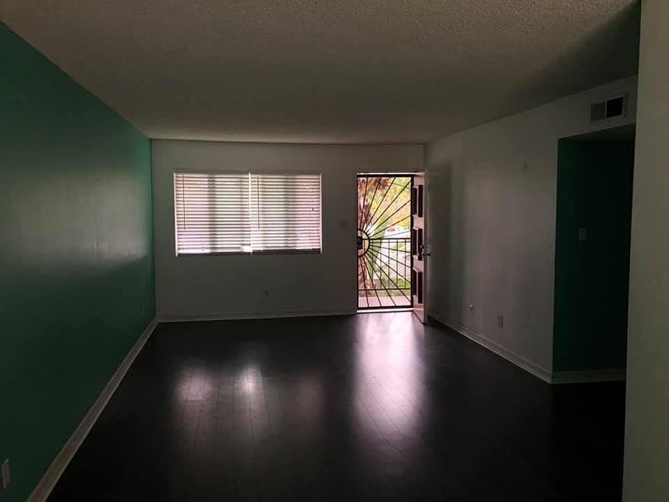 1st image of 832 Redondo Ave #C