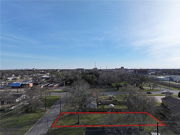 5th image of 806 N Washington Ave