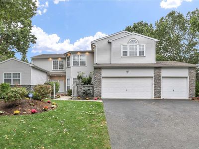 14 Sweet Briar Path, Lake Grove, NY, 11755