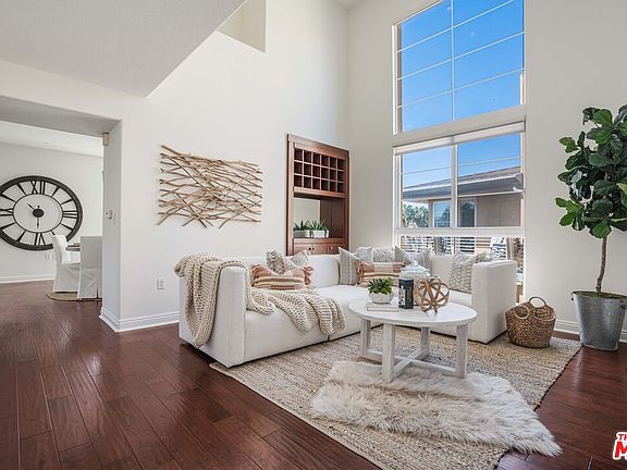 2nd image of 5831 Seawalk Dr Unit 215