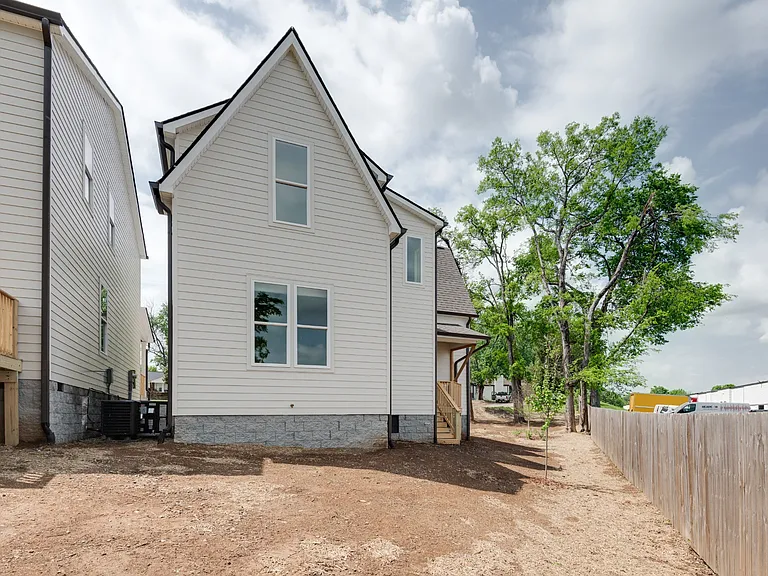 3800 Syfert Ln — Photo 13
