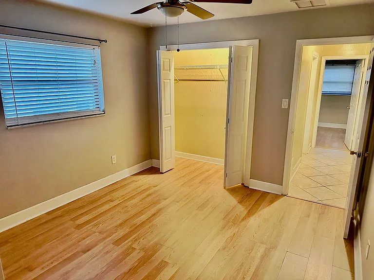 middle bedroom