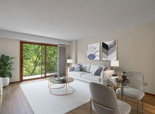 210 W Grant St APT 607, Minneapolis, MN 55403