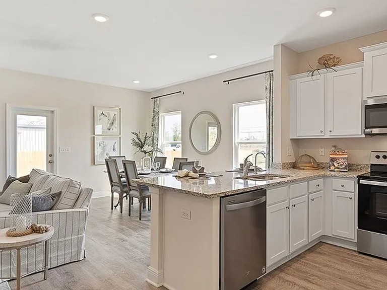 6039 Bemiss Towns Dr — Photo 3