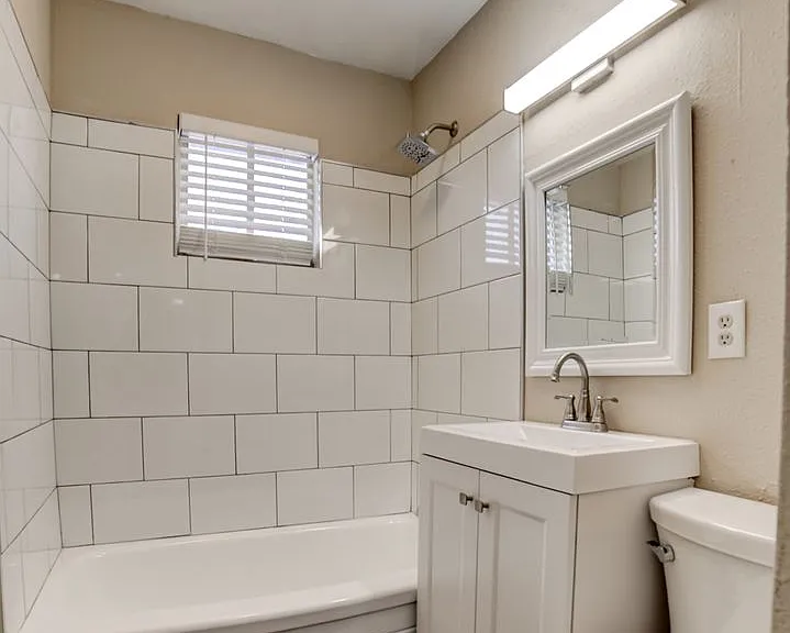 2120 S Main St — Photo 1