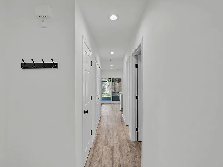 5028 Halwell Dr — Photo 5