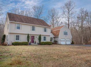 31 Daisy Hill Rd, Oakdale, CT 06370