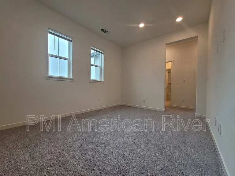 1648 Scarlet Ash Ave — Photo 10