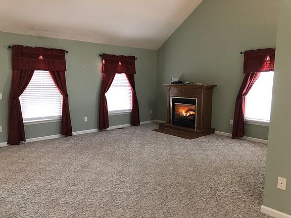 4th image of 175 Sandlewood Ct