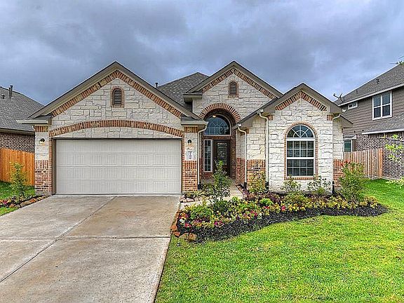 4th image of 21606 Royal Melbourne Ct