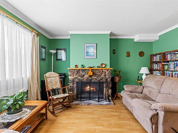 4th image of 1624 Fuller St