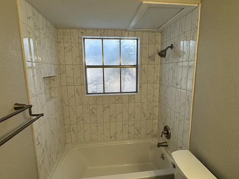 1045 Shook Ave #1-158 — Photo 12