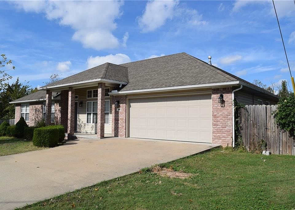 1st image of 37 Dillow Cir