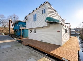 11640 N Island Cove Ln, Portland, OR