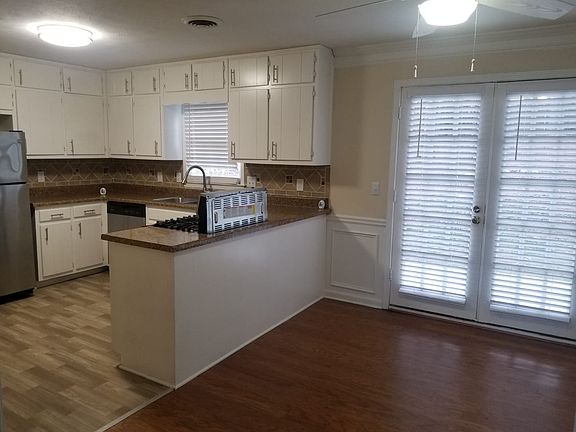 4th image of 1492 Daniel Ln