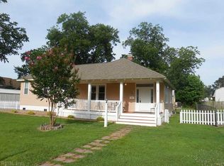 18 Wallace Rd, Hampton, VA 23664