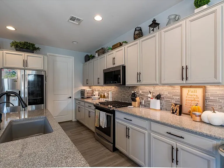 10246 E Boulder Hop Trl — Photo 14