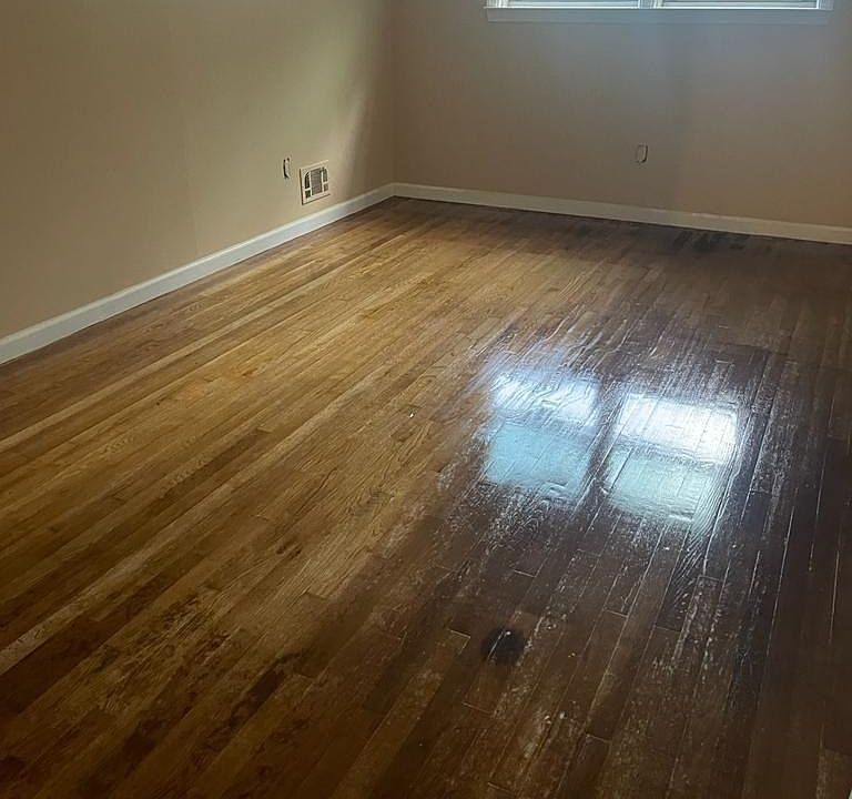 2nd image of 120 W 44th St Floor 1