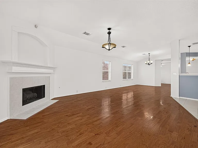 6807 Lauderwick Ct — Photo 12