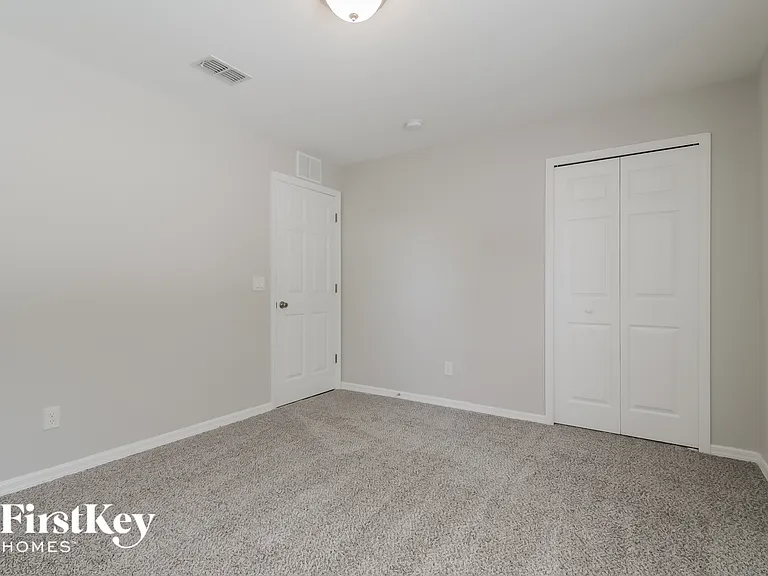 927 NW 10th Ave — Photo 12
