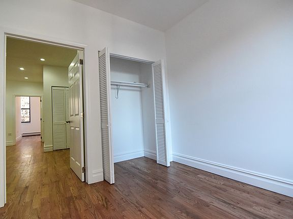 5th image of 357 Bedford Ave APT 2