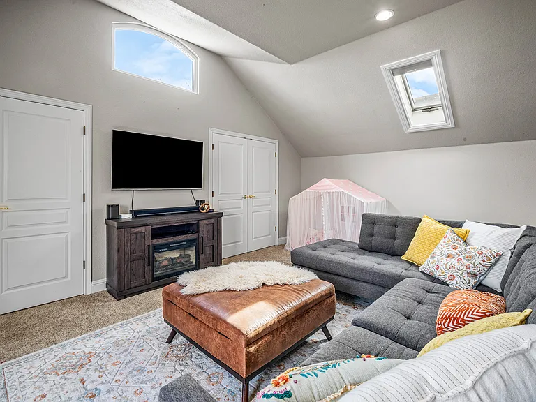 3180 Warren Ln — Photo 16