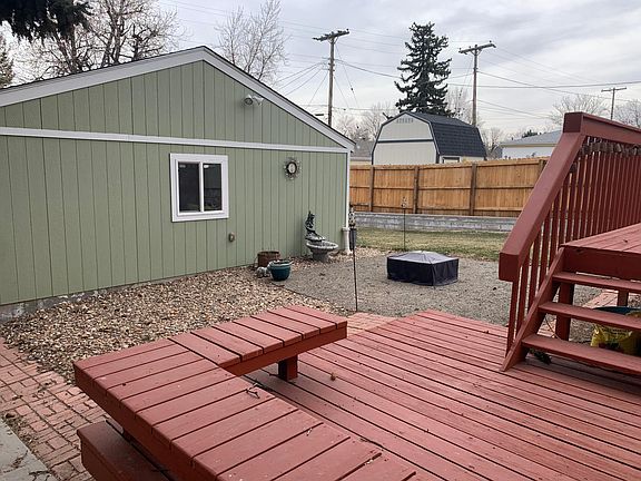 Lots of space for relaxing in your private back yard