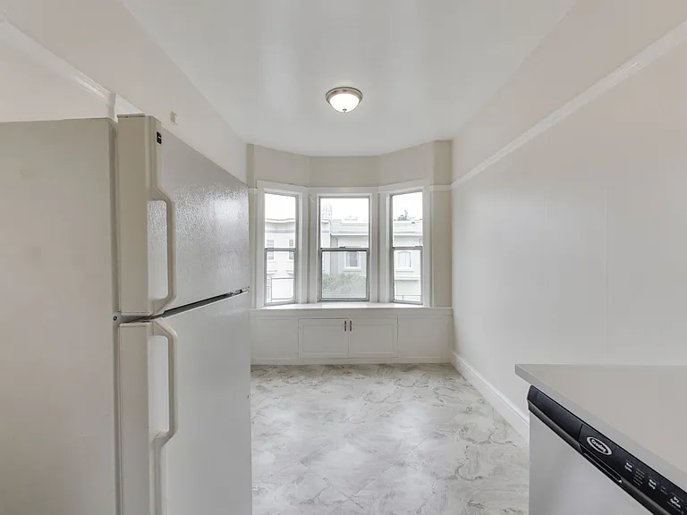 Gough Street 3055 — Photo 14