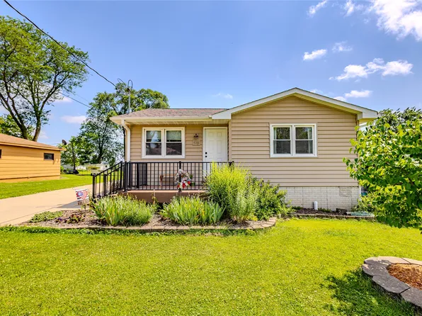 518 Lewis Ave, Norwalk, IA 50211