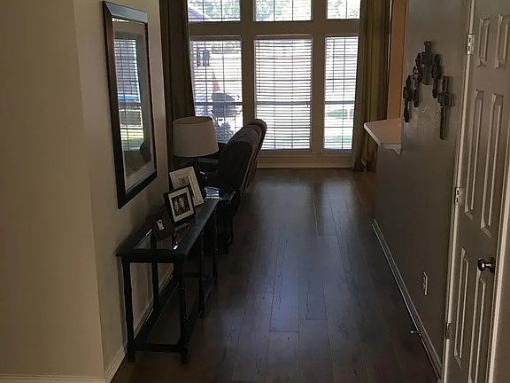 3rd image of 317 Bricknell Dr
