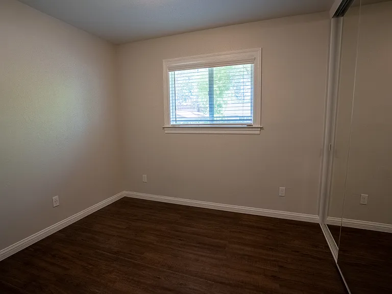 1164 Linda Dr — Photo 10
