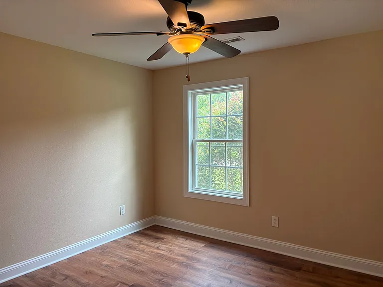 124 Deerfield Ln — Photo 11