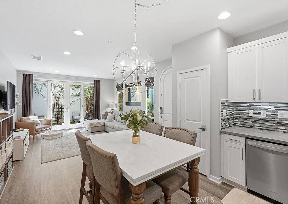 1st image of 5573 Palm Dr