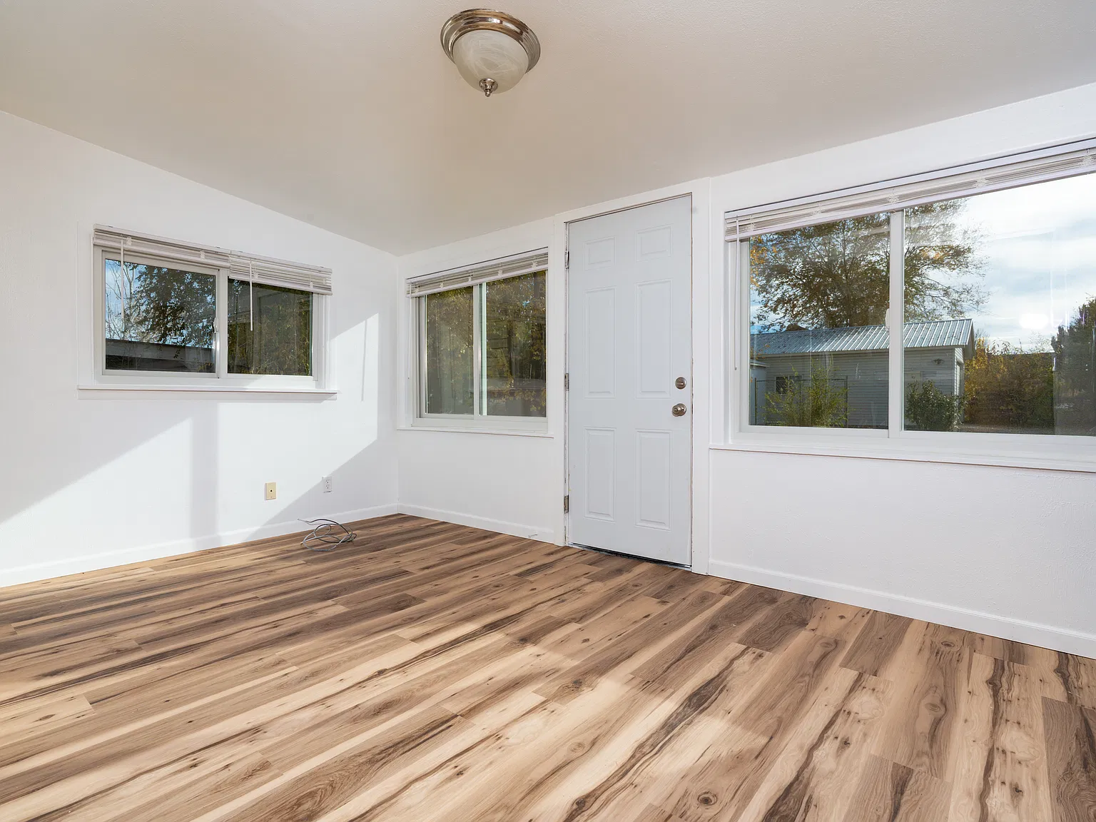 2 bed, 799 sqft, $1,800 — Photo 4