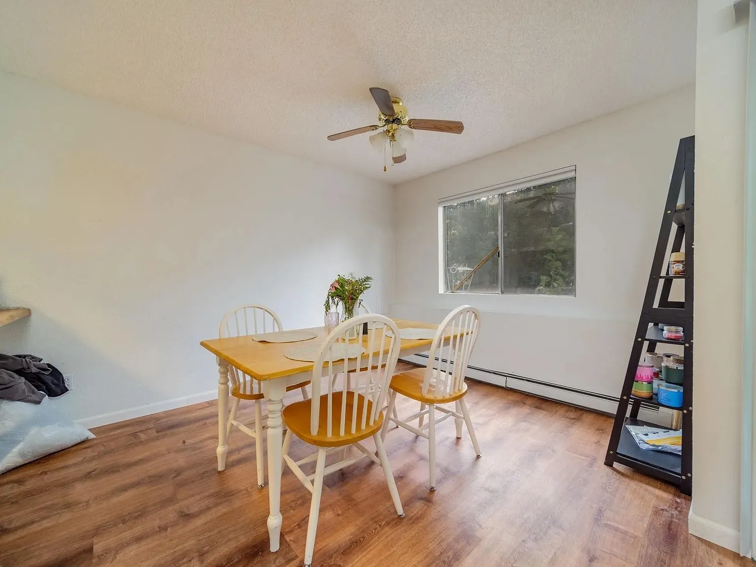 813 E Cedar Ct — Photo 3