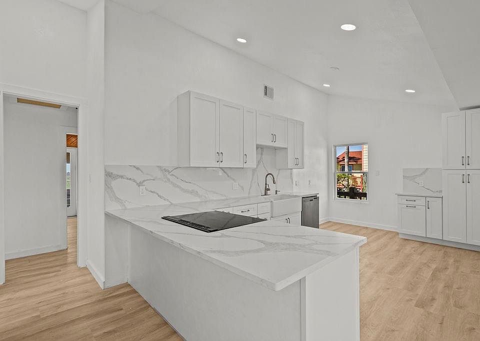 1st image of 1225 O'Neil Rd