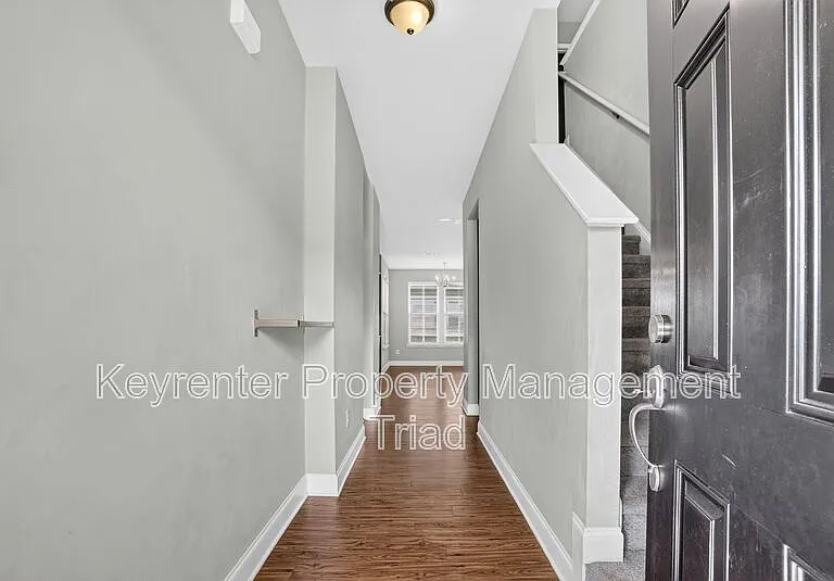 504 Eagles Way — Photo 16