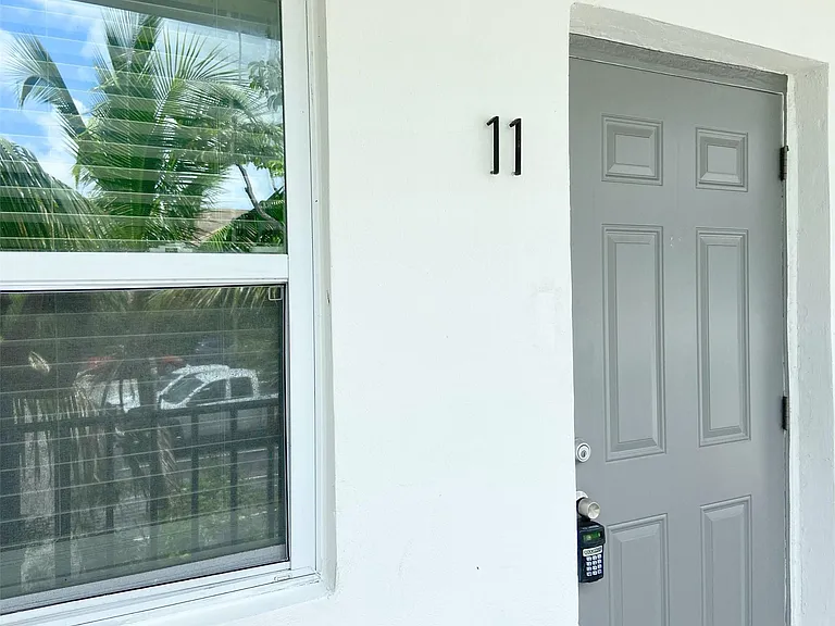 240 SW 8th St #3 — Photo 14