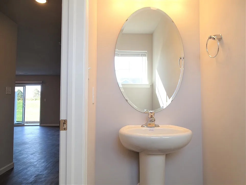 3 bed, 2.5 bath, 1297 sqft, $1,950 — Photo 3
