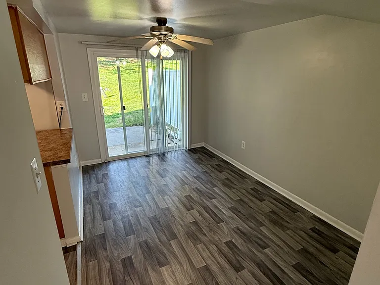 Longview — Photo 144