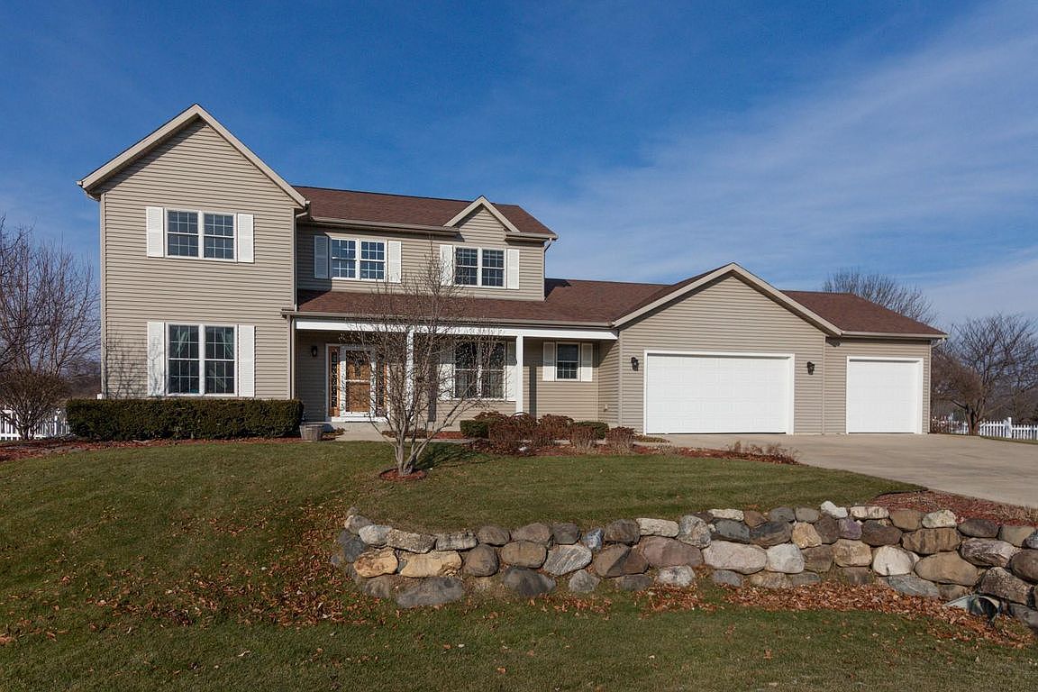 W8210 Bridle Path, Lake Mills, WI 53551 Zillow