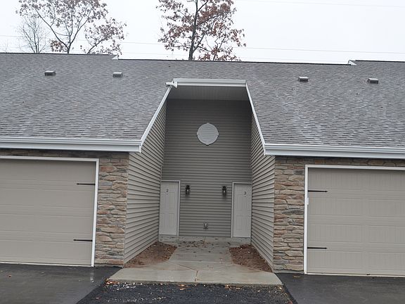 3rd image of 301 W Valley Rd APT 3