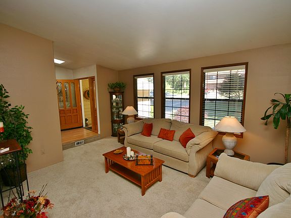 3rd image of 2427 Tyndell Cir SW