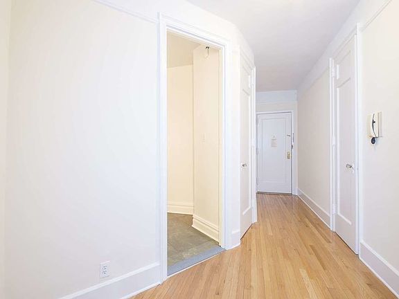 4th image of 15 Abingdon Sq APT 26