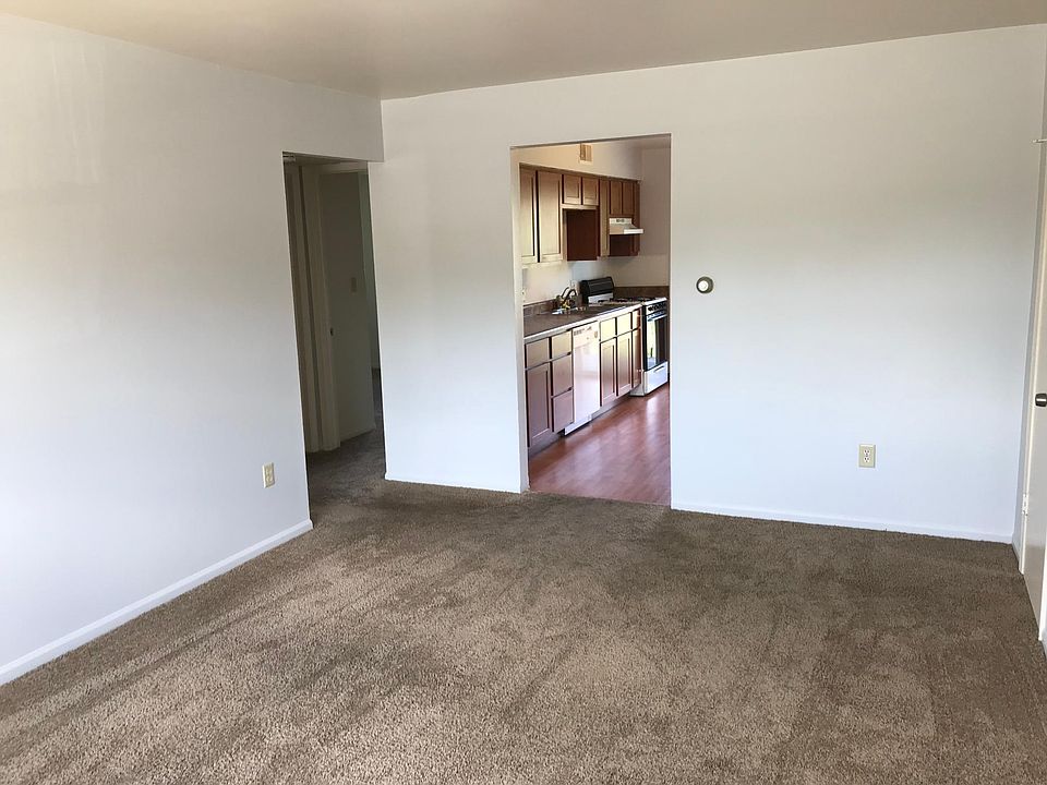 1st image of 2057 Andrew St SE
