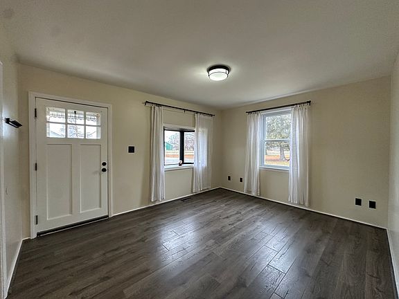3rd image of 57 Dixon Ave
