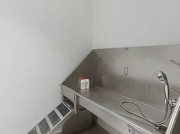 445 Grand Avenue image 34 of 39