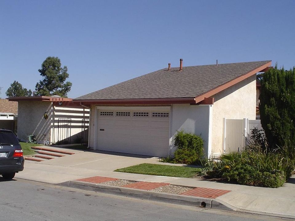 1st image of 49 Bethany Dr